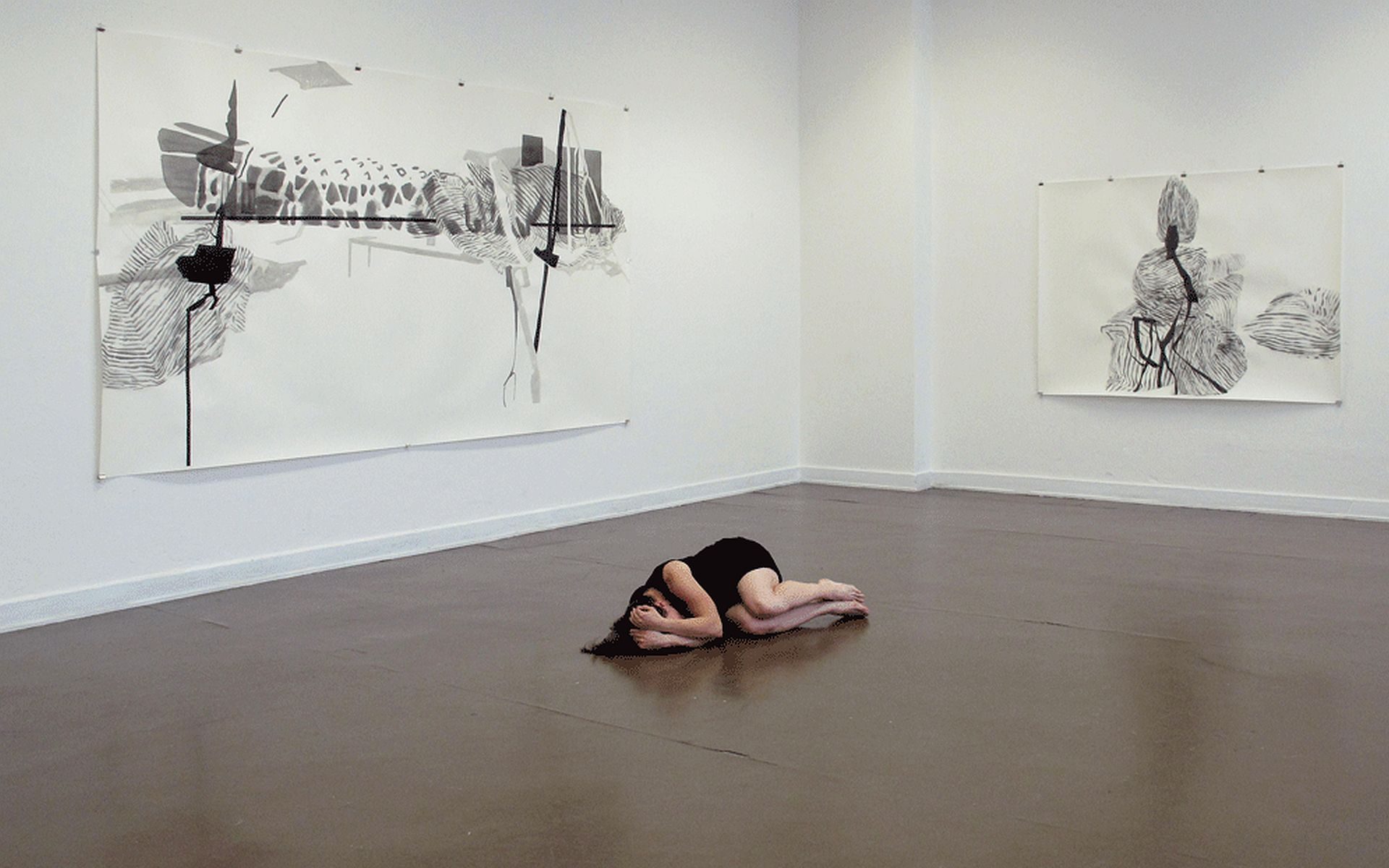 Tanzperformance in der Ausstellung Simone Junker - Luftstrich, 2011